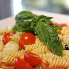 pasta fredda con pachino e pomodoro ciliegino