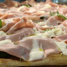 pizza mortadella, stracchino e rucola